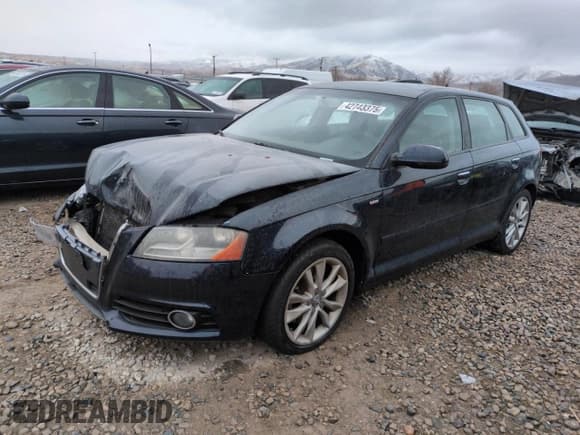 ✅ 2013 Audi A3 Premium • VIN: WAUBEAFM9DA006175 • Лот: 42743375. Опубликован ранее на Copart с пробегом 120 869 миль. Бесплатный доступ к архиву аукционных продаж из США и подробный отчёт об истории автомобиля на DreamBid. Изображение 1.