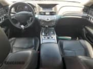 ✅ 2011 Infiniti M • VIN: JN1AY1AR8BM570374 • Лот: 63226195. Опубликован ранее на Copart с пробегом 209 351 миль. Бесплатный доступ к архиву аукционных продаж из США и подробный отчёт об истории автомобиля на DreamBid. Изображение 8.