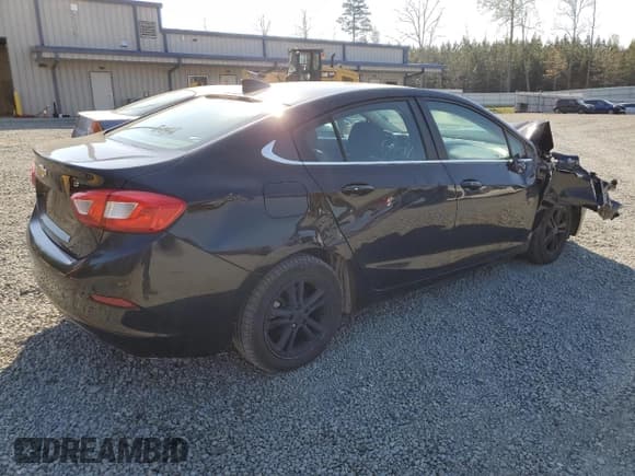 ✅ 2017 Chevrolet Cruze LT • VIN: 1G1BE5SM0H7233542 • Lot: 46201313. Listed on Copart with 179,603 mi. Free auction sales archive from the USA and detailed vehicle history report at DreamBid. Image 3.