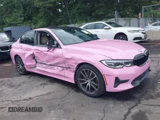 2019 BMW 3 Series 330i xDrive z VIN WBA5R7C5XKAJ82408, wystawiony jako IAAI lot #42949564 z przebiegiem 95 187 mil mil oraz . Historia ofert i sprzedaży dostępna na DreamBid. Obrazek 1.