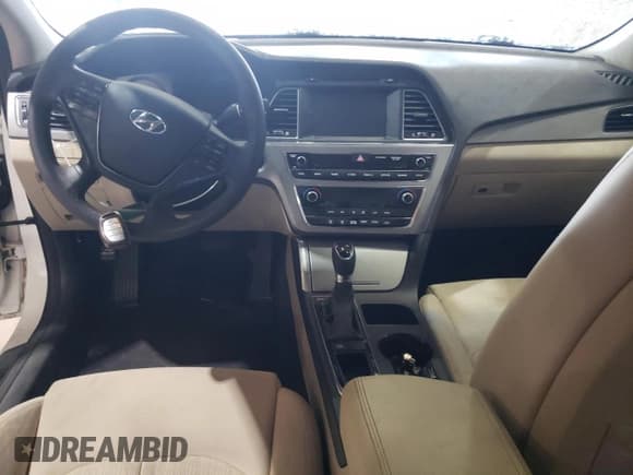 ✅ 2017 Hyundai Sonata SE • VIN: KMHE24L17HA054019 • Лот: 71368702. Опубликован ранее на Copart с пробегом 39 192 миль. Бесплатный доступ к архиву аукционных продаж из США и подробный отчёт об истории автомобиля на DreamBid. Изображение 8.