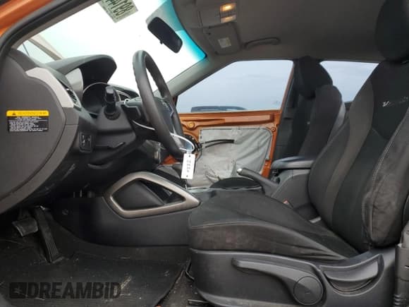 ✅ 2015 Hyundai Veloster • VIN: KMHTC6AD4FU238326 • Lot: 89144725. Wystawiony na Copart z przebiegiem 99 671 mil. Bezpłatny archiwum sprzedaży aukcyjnych z USA i szczegółowy raport historii pojazdu na DreamBid. Zdjęcie 7.