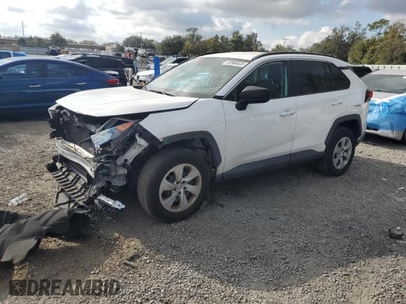 ✅ 2020 Toyota RAV4 LE • VIN: 2T3H1RFV8LC071228 • Лот: 92984635. Опубликован ранее на Copart с пробегом 99 086 миль. Бесплатный доступ к архиву аукционных продаж из США и подробный отчёт об истории автомобиля на DreamBid. Изображение 1.