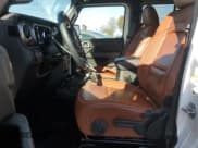 ✅ 2019 Jeep Wrangler Unlimited Sahara • VIN: 1C4HJXEGXKW570408 • Lot: 92279085. Listed on Copart with 33,591 mi. Free auction sales archive from the USA and detailed vehicle history report at DreamBid. Image 7.