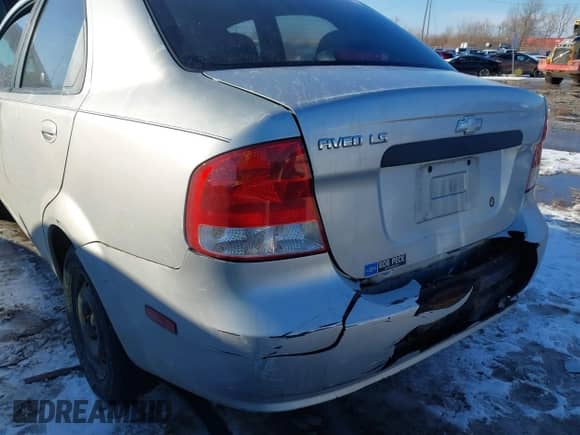 2006 Chevrolet Aveo LS z VIN KL1TD56606B524585, wystawiony jako IAAI lot #41320065 z przebiegiem 156 826 mil mil oraz . Historia ofert i sprzedaży dostępna na DreamBid. Obrazek 6.