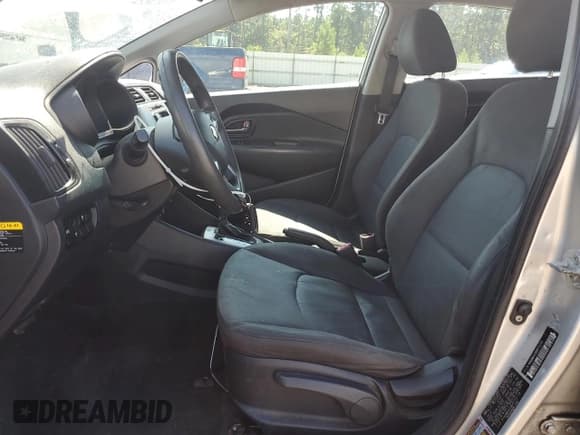 ✅ 2013 Kia Rio LX • VIN: KNADM4A38D6175778 • Лот: 71972795. Опубликован ранее на Copart с пробегом 157 924 миль. Бесплатный доступ к архиву аукционных продаж из США и подробный отчёт об истории автомобиля на DreamBid. Изображение 7.