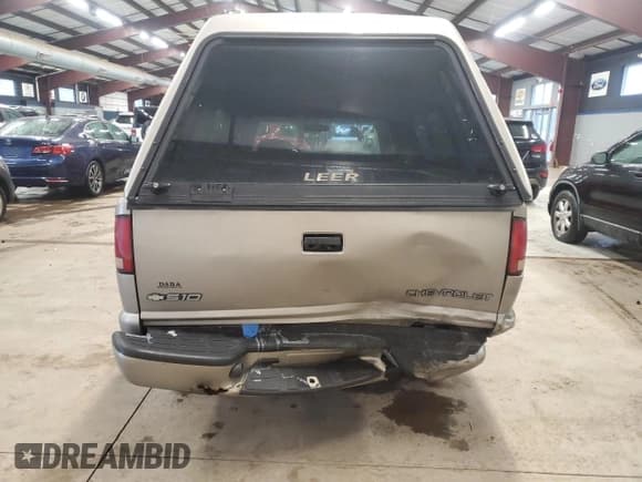 ✅ 2001 Chevrolet S-10 LS • VIN: 1GCCS19W018149449 • Лот: 83950024. Опубликован ранее на Copart с пробегом 94 150 миль. Бесплатный доступ к архиву аукционных продаж из США и подробный отчёт об истории автомобиля на DreamBid. Изображение 6.