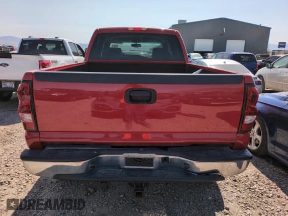 ✅ 2004 GMC Sierra 2500HD SLT • VIN: 1GTHK23124F109740 • Lot: 62338015. Wystawiony na Copart z przebiegiem 256 670 mil. Bezpłatny archiwum sprzedaży aukcyjnych z USA i szczegółowy raport historii pojazdu na DreamBid. Zdjęcie 6.