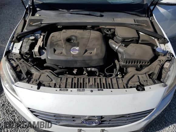 ✅ 2015 Volvo V60 T5 Drive-E Premier • VIN: YV140MEK3F1241275 • Lot: 88109565. Listed on Copart with 101,697 mi. Free auction sales archive from the USA and detailed vehicle history report at DreamBid. Image 11.