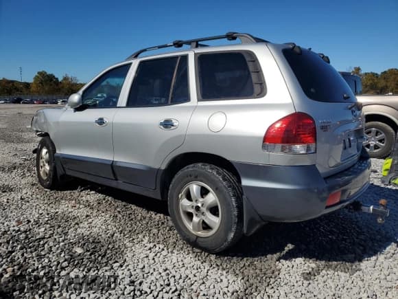 ✅ 2005 Hyundai Santa Fe GLS • VIN: KM8SC13E05U941201 • Lot: 91001145. Listed on Copart with 122,003 mi. Free auction sales archive from the USA and detailed vehicle history report at DreamBid. Image 2.