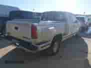 ✅ 1994 GMC Sierra 1500 SLE1 • VIN: 2GTEC19ZXR1545189 • Лот: 43587303. Размещён на IAAI с пробегом 392 935 миль миль. Получите бесплатный доступ к архиву аукционных продаж из США и посмотрите подробный отчёт об истории автомобиля на DreamBid. Изображение 4.