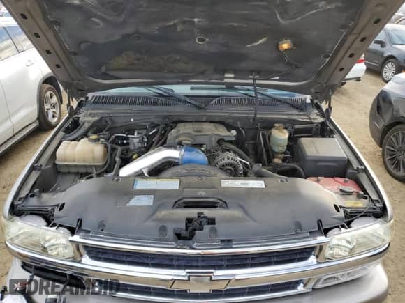 2001 Chevrolet Suburban LT with VIN 3GNGK26GX1G201353, listed as a Copart auction lot 41632695 with Not provided miles and Salvage title. Bid and sale history available at DreamBid. Image 12.