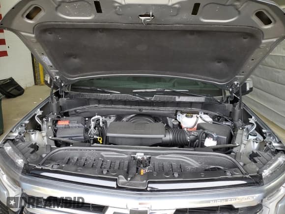 ✅ 2025 Chevrolet Silverado 1500 • VIN: 2GCUKJED2S1143083 • Лот: 51481295. Опубликован ранее на Copart с пробегом 4 305 миль. Бесплатный доступ к архиву аукционных продаж из США и подробный отчёт об истории автомобиля на DreamBid. Изображение 11.