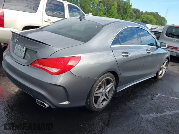 ✅ 2014 Mercedes-Benz CLA 250 • VIN: WDDSJ4EB8EN064844 • Lot: 42176682. Listed on IAAI with 233,038 mi. Free auction sales archive from the USA and detailed vehicle history report at DreamBid. Image 4.