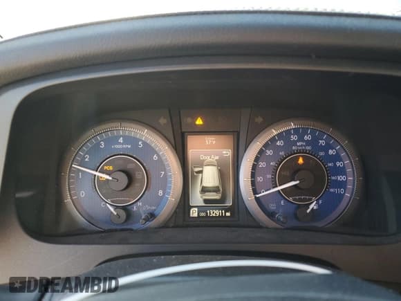 ✅ 2015 Toyota Sienna XLE • VIN: 5TDYK3DC6FS689552 • Lot: 92363465. Wystawiony na Copart z przebiegiem 132 911 mil. Bezpłatny archiwum sprzedaży aukcyjnych z USA i szczegółowy raport historii pojazdu na DreamBid. Zdjęcie 9.