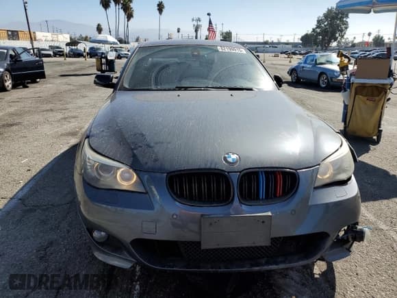 ✅ 2010 BMW 5 Series 550i • VIN: WBANW5C58ACT56136 • Lot: 82199915. Wystawiony na Copart z przebiegiem 116 580 mil. Bezpłatny archiwum sprzedaży aukcyjnych z USA i szczegółowy raport historii pojazdu na DreamBid. Zdjęcie 5.