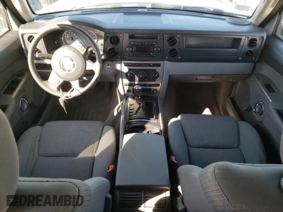 ✅ 2006 Jeep Commander • VIN: 1J8HH48K76C226142 • Lot: 77221434. Wystawiony na Copart z przebiegiem 167 927 mil. Bezpłatny archiwum sprzedaży aukcyjnych z USA i szczegółowy raport historii pojazdu na DreamBid. Zdjęcie 8.