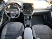 ✅ 2022 Hyundai Ioniq SE • VIN: KMHC75LC4NU266208 • Lot: 82915184. Wystawiony na Copart z przebiegiem Nie podano. Bezpłatny archiwum sprzedaży aukcyjnych z USA i szczegółowy raport historii pojazdu na DreamBid. Zdjęcie 8.