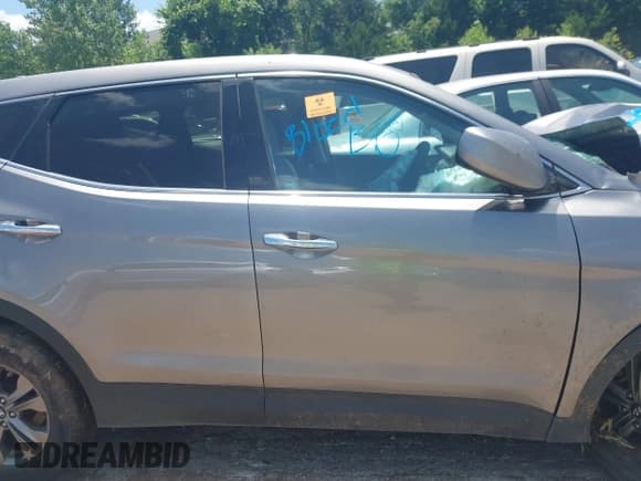 ✅ 2016 Hyundai Santa Fe • VIN: 5XYZT3LB0GG351802 • Lot: 42695517. Wystawiony na IAAI z przebiegiem Nie podano. Bezpłatny archiwum sprzedaży aukcyjnych z USA i szczegółowy raport historii pojazdu na DreamBid. Zdjęcie 13.