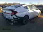 2020 Hyundai Sonata Limited z VIN 5NPEH4J2XLH040714, wystawiony jako Copart lot #70018372 z przebiegiem 16 941 mil mil oraz . Historia ofert i sprzedaży dostępna na DreamBid. Obrazek 3.