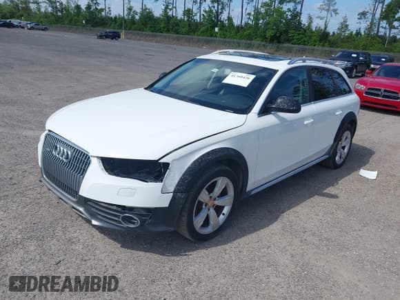 ✅ 2015 Audi allroad A4 Premium Plus • VIN: WA1UFAFLXFA055527 • Лот: 41760426. Опубликован ранее на IAAI с пробегом 130 238 миль. Бесплатный доступ к архиву аукционных продаж из США и подробный отчёт об истории автомобиля на DreamBid. Изображение 2.