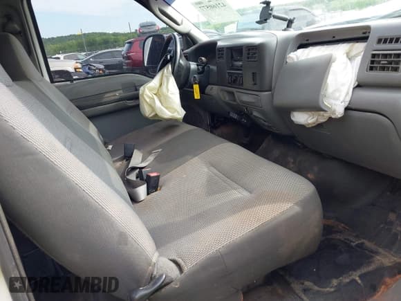 ✅ 2004 Ford F-250 XL • VIN: 1FTNW20L34EB95952 • Lot: 42160577. Listed on IAAI with 279,423 mi. Free auction sales archive from the USA and detailed vehicle history report at DreamBid. Image 5.