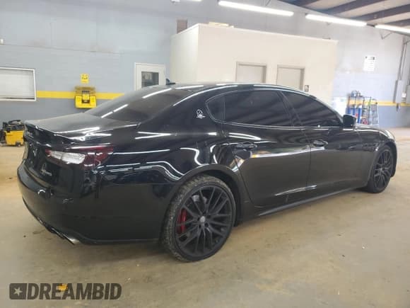 ✅ 2015 Maserati Quattroporte S Q4 • VIN: ZAM56RRA0F1153044 • Lot: 90029245. Listed on Copart with 61,458 mi. Free auction sales archive from the USA and detailed vehicle history report at DreamBid. Image 3.