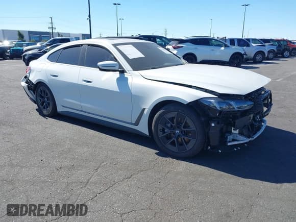 ✅ 2025 BMW i4 eDrive40 • VIN: WBY23HD07SFT87881 • Lot: 41318657. Wystawiony na IAAI z przebiegiem 5 914 mil. Bezpłatny archiwum sprzedaży aukcyjnych z USA i szczegółowy raport historii pojazdu na DreamBid. Zdjęcie 1.