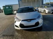 ✅ 2017 Hyundai Veloster • VIN: KMHTC6AD9HU319292 • Lot: 75811954. Wystawiony na Copart z przebiegiem 105 702 mil. Bezpłatny archiwum sprzedaży aukcyjnych z USA i szczegółowy raport historii pojazdu na DreamBid. Zdjęcie 14.
