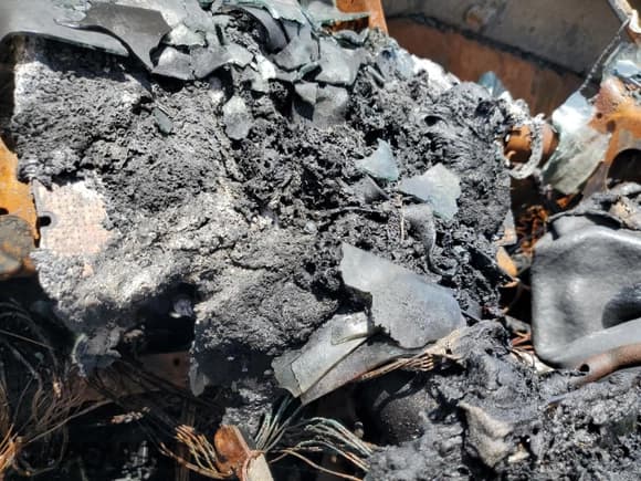 ✅ 2013 Ford F-550 • VIN: 1FDUF5HY0DEB04628 • Lot: 64972035. Wystawiony na Copart z przebiegiem Nie podano. Bezpłatny archiwum sprzedaży aukcyjnych z USA i szczegółowy raport historii pojazdu na DreamBid. Zdjęcie 9.