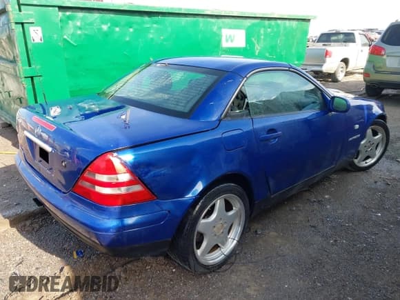 ✅ 2000 Mercedes-Benz SLK 230 Kompressor • VIN: WDBKK47F5YF145935 • Lot: 43478134. Listed on IAAI with Not provided. Free auction sales archive from the USA and detailed vehicle history report at DreamBid. Image 4.