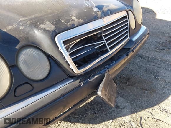 ✅ 1997 Mercedes-Benz E 320 • VIN: WDBJF55F6VJ032691 • Lot: 40807926. Listed on IAAI with 215,262 mi. Free auction sales archive from the USA and detailed vehicle history report at DreamBid. Image 6.