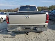 ✅ 2004 Chevrolet Silverado 2500HD LS • VIN: 1GCHK23204F212499 • Lot: 93708115. Wystawiony na Copart z przebiegiem 287 766 mil. Bezpłatny archiwum sprzedaży aukcyjnych z USA i szczegółowy raport historii pojazdu na DreamBid. Zdjęcie 6.