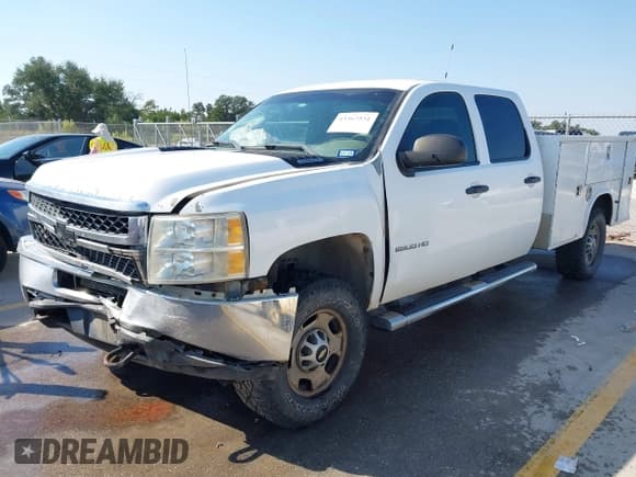 ✅ 2011 Chevrolet Silverado 2500HD • VIN: 1GB1KVCG6BF126811 • Lot: 43367531. Listed on IAAI with 303,285 mi. Free auction sales archive from the USA and detailed vehicle history report at DreamBid. Image 17.