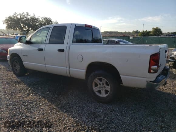 ✅ 2008 Dodge 1500 SLT • VIN: 1D7HA18N88S563342 • Лот: 69122834. Опубликован ранее на Copart с пробегом 271 638 миль. Бесплатный доступ к архиву аукционных продаж из США и подробный отчёт об истории автомобиля на DreamBid. Изображение 2.