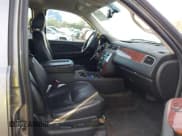 ✅ 2008 Chevrolet Suburban LTZ • VIN: 3GNFC16098G106587 • Lot: 43343278. Listed on IAAI with 213,740 mi. Free auction sales archive from the USA and detailed vehicle history report at DreamBid. Image 5.