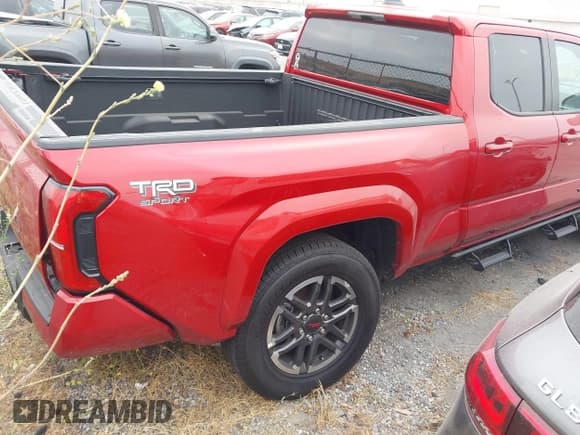 ✅ 2025 Toyota Tacoma SR • VIN: 3TYLB5JN1ST062638 • Лот: 42359245. Опубликован ранее на IAAI с пробегом 3 335 миль. Бесплатный доступ к архиву аукционных продаж из США и подробный отчёт об истории автомобиля на DreamBid. Изображение 4.