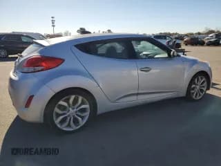 ✅ 2012 Hyundai Veloster w/Red Int • VIN: KMHTC6ADXCU053404 • Lot: 79551954. Wystawiony na Copart z przebiegiem 136 828 mil. Bezpłatny archiwum sprzedaży aukcyjnych z USA i szczegółowy raport historii pojazdu na DreamBid. Zdjęcie 3.