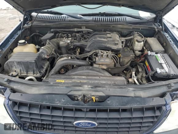 ✅ 2005 Ford Explorer XLS • VIN: 1FMZU62K95UA75594 • Lot: 87932895. Listed on Copart with 248,661 mi. Free auction sales archive from the USA and detailed vehicle history report at DreamBid. Image 12.
