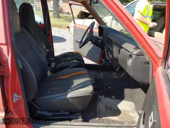 ✅ 1982 Toyota Tercel Deluxe • VIN: JT2AL21E3C4402733 • Lot: 43154157. Wystawiony na IAAI z przebiegiem 143 224 mil. Bezpłatny archiwum sprzedaży aukcyjnych z USA i szczegółowy raport historii pojazdu na DreamBid. Zdjęcie 5.