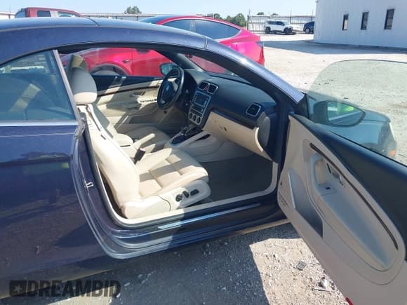 ✅ 2009 Volkswagen Eos Lux • VIN: WVWFA71F59V003236 • Lot: 42970385. Wystawiony na IAAI z przebiegiem 158 610 mil. Bezpłatny archiwum sprzedaży aukcyjnych z USA i szczegółowy raport historii pojazdu na DreamBid. Zdjęcie 5.