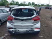 ✅ 2017 Chevrolet Bolt EV Premier • VIN: 1G1FX6S02H4181475 • Lot: 42233844. Wystawiony na IAAI z przebiegiem 35 758 mil. Bezpłatny archiwum sprzedaży aukcyjnych z USA i szczegółowy raport historii pojazdu na DreamBid. Zdjęcie 16.