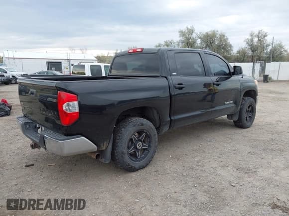 ✅ 2014 Toyota Tundra SR5 • VIN: 5TFDM5F1XEX051622 • Lot: 43419636. Listed on IAAI with 198,796 mi. Free auction sales archive from the USA and detailed vehicle history report at DreamBid. Image 4.