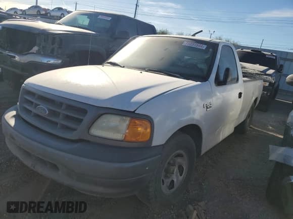 ✅ 2004 Ford F-150 XL • VIN: 2FTRF17W04CA81067 • Lot: 77231544. Listed on Copart with 252,744 mi. Free auction sales archive from the USA and detailed vehicle history report at DreamBid. Image 1.