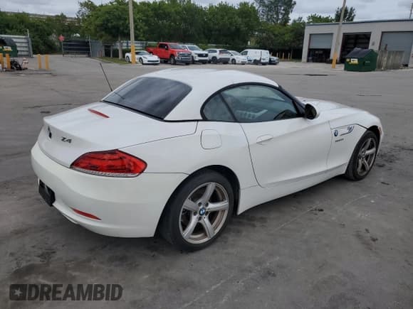 ✅ 2016 BMW Z4 sDrive28i • VIN: WBALL5C5XG5A20343 • Lot: 91557565. Wystawiony na Copart z przebiegiem 87 520 mil. Bezpłatny archiwum sprzedaży aukcyjnych z USA i szczegółowy raport historii pojazdu na DreamBid. Zdjęcie 3.