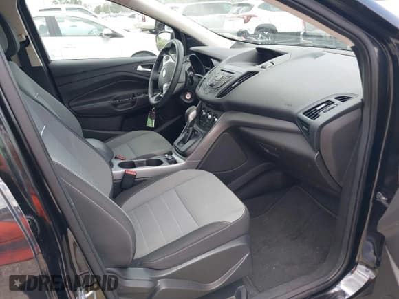 ✅ 2014 Ford Escape SE • VIN: 1FMCU9GX5EUC64187 • Lot: 42468943. Wystawiony na IAAI z przebiegiem 134 209 mil. Bezpłatny archiwum sprzedaży aukcyjnych z USA i szczegółowy raport historii pojazdu na DreamBid. Zdjęcie 5.