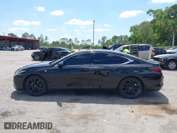 ✅ 2023 Lexus ES 350 F Sport • VIN: 58AJZ1B10PU150428 • Лот: 42318974. Опубликован ранее на IAAI с пробегом 28 445 миль. Бесплатный доступ к архиву аукционных продаж из США и подробный отчёт об истории автомобиля на DreamBid. Изображение 14.