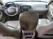 ✅ 2001 Ford Expedition Eddie Bauer • VIN: 1FMPU18L81LB27937 • Lot: 59130755. Wystawiony na Copart z przebiegiem 229 145 mil. Bezpłatny archiwum sprzedaży aukcyjnych z USA i szczegółowy raport historii pojazdu na DreamBid. Zdjęcie 8.