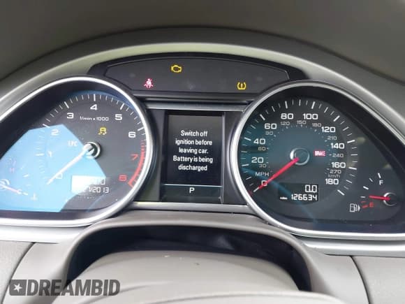 ✅ 2015 Audi Q7 Premium Plus • VIN: WA1LGAFE5FD032522 • Lot: 43881461. Wystawiony na IAAI z przebiegiem 126 634 mil. Bezpłatny archiwum sprzedaży aukcyjnych z USA i szczegółowy raport historii pojazdu na DreamBid. Zdjęcie 7.