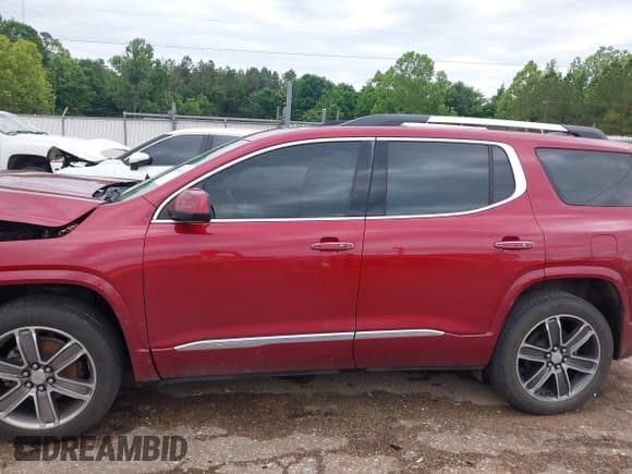 ✅ 2019 GMC Acadia Denali • VIN: 1GKKNPLS7KZ171315 • Lot: 42184124. Listed on IAAI with 160,011 mi. Free auction sales archive from the USA and detailed vehicle history report at DreamBid. Image 14.